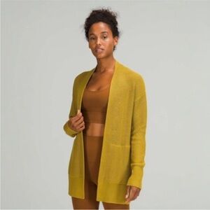 NWOT Lululemon Athletica Cashlu Sweater Wrap Auric Gold Size M/L